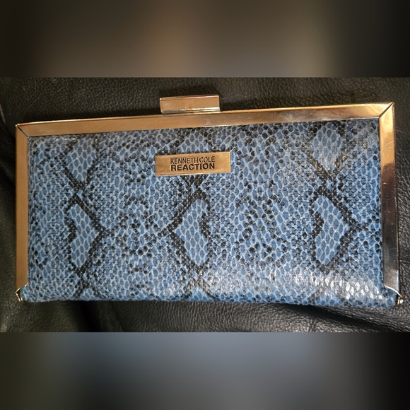 Kenneth Cole Reaction STUNNING Faux Blue Snakeskin & Chrome Wallet 7.5"×4" - Picture 2 of 9